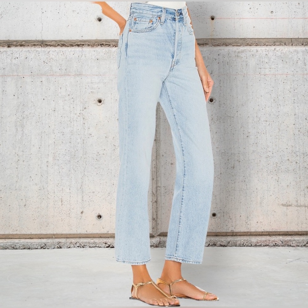 Levi’s Premium Ribcage Ankle Jeans Size 28 Light Wash denim